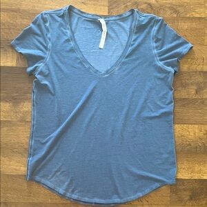 Lululemon V Neck Tee Blue Size 10